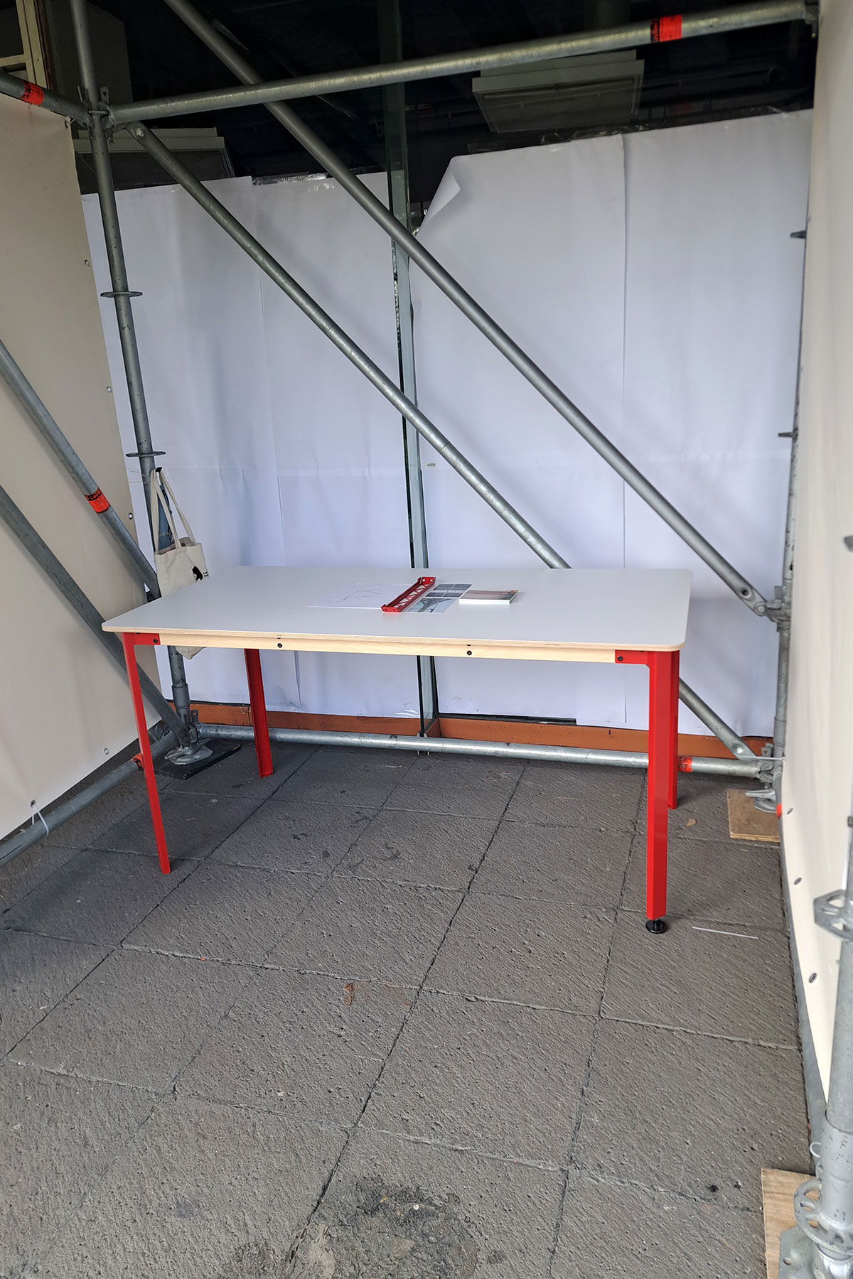 D____________n table